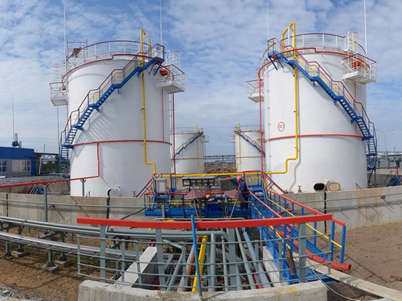 Группа "Сафмар" начала поставки нефти в Белоруссию