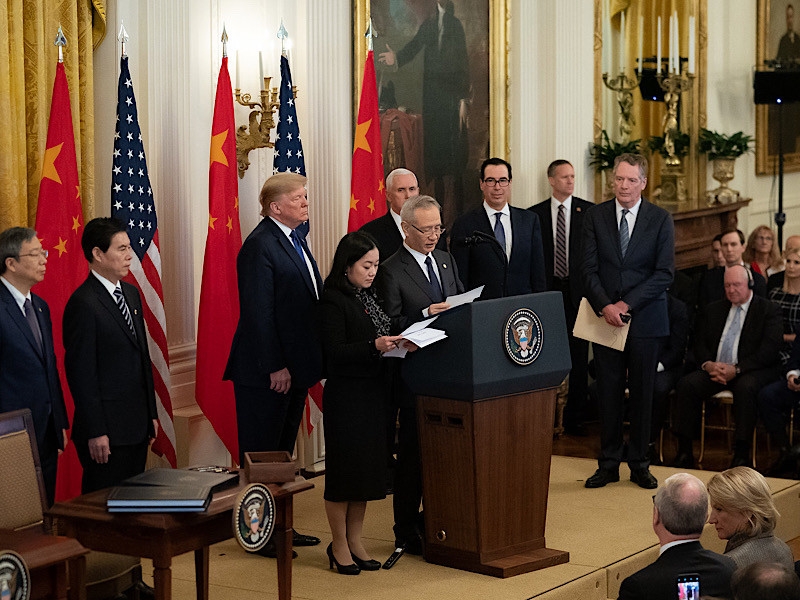 США и Китай подписали документы по первой фазе торговой сделки
