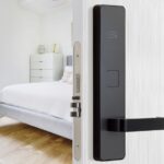 Плюсы и минусы электронных замков на карточках для пансионата