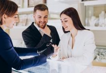 Как выбрать и купить золотое обручальное кольцо: практическое руководство