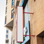 Согласование вывески на фасаде здания: как не потеряться в бюрократии?