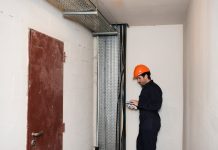 Противопожарные алюминиевые двери: безопасность и стиль в одном