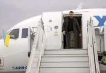 На мушке. Самолет Зеленского с VIP-спальней оказался уязвим для удара БПЛА